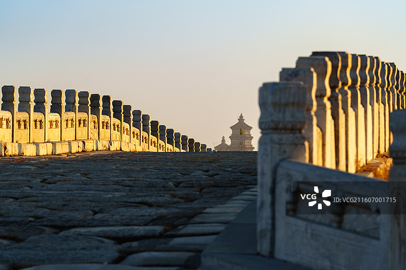 夕阳下的涿州永济桥与双塔图片素材