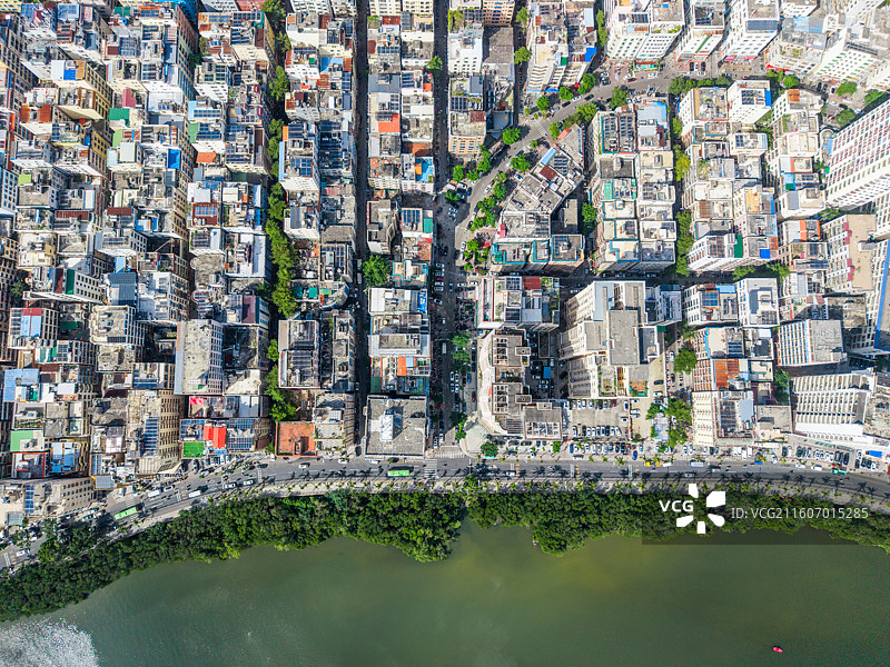 海南三亚临春岭森林公园高视角航拍城市风景商品街街道图片素材