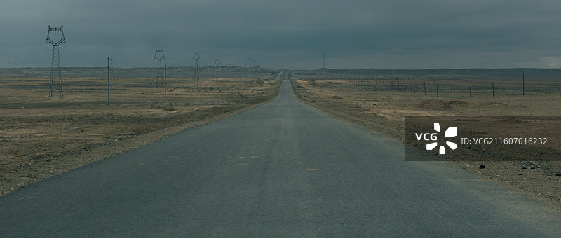 具有电影感的公路画面图片素材