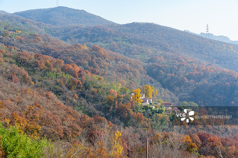 海上云台山深秋风光图片素材