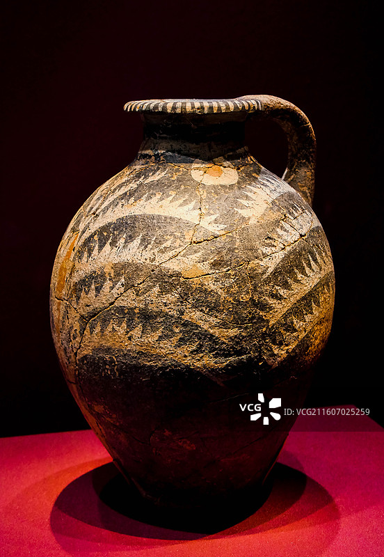 卡马雷西风格陶罐图片素材