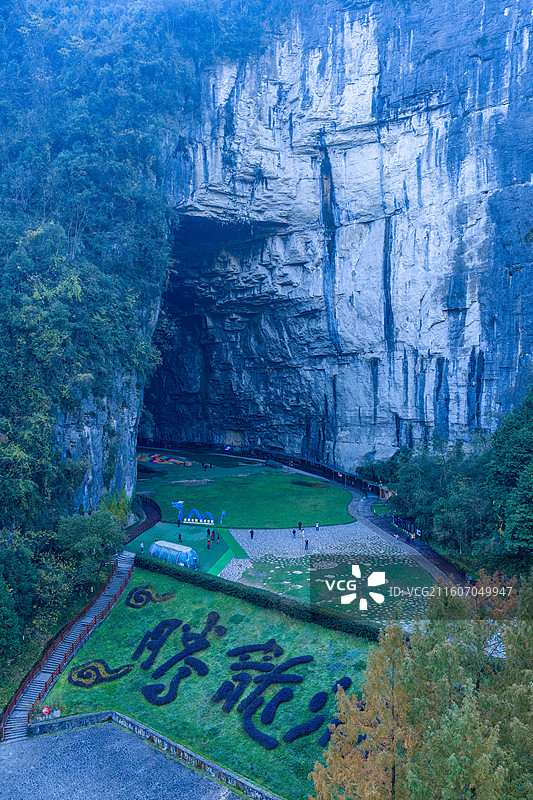 航拍世界特级溶洞国家5A级景区湖北利川腾龙洞卧龙吞江风光图片素材