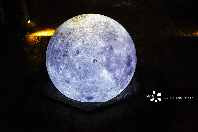 苏州园林拙政园夜景风光拙政问雅灯光秀图片素材