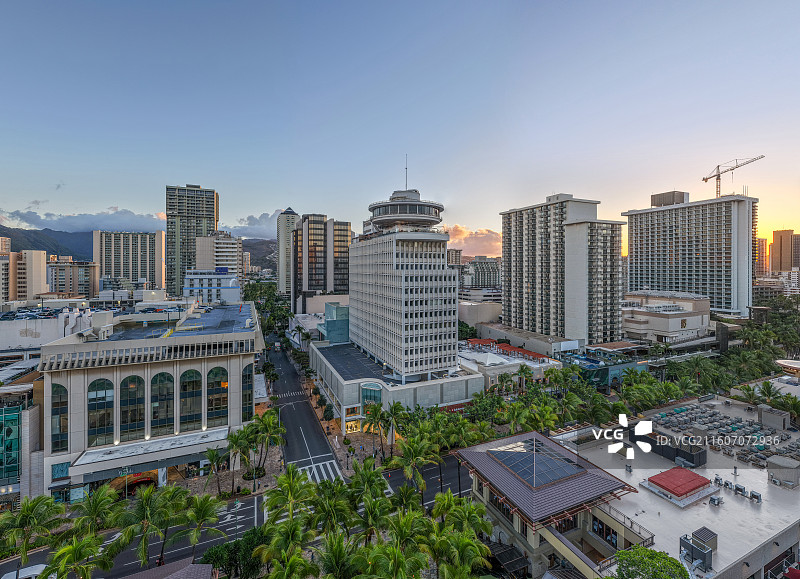 美国夏威夷市区航拍，檀香山高楼日出图片素材