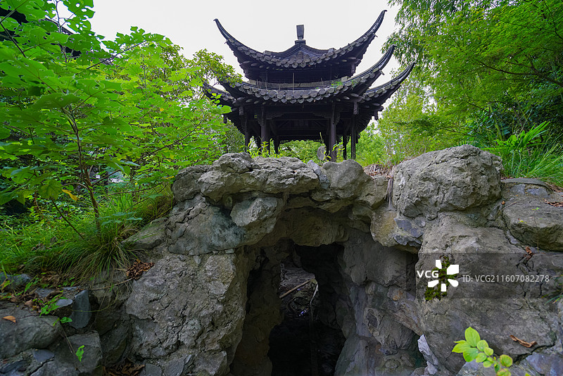 江苏省扬州市，邗江区，大虹桥路，卷石洞天，江南园林图片素材