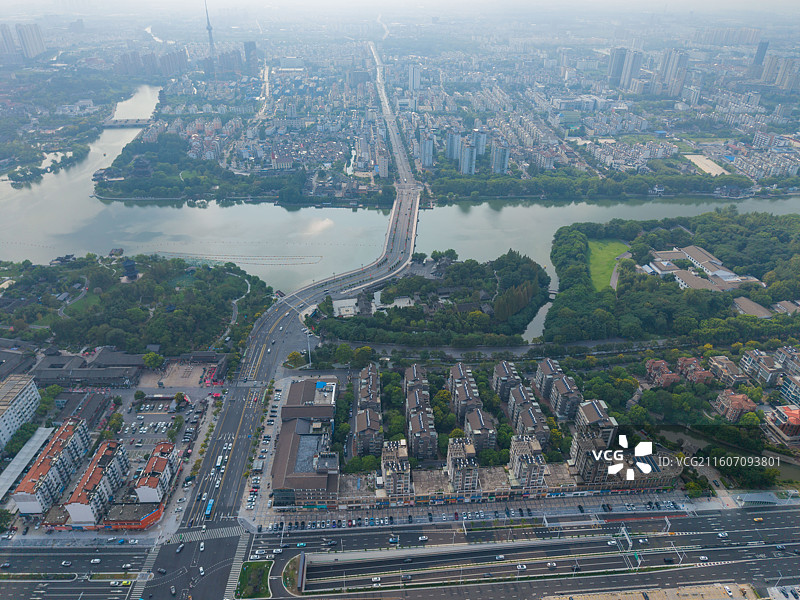 江苏省泰州市，海陵区，迎春东路，泰茂城图片素材