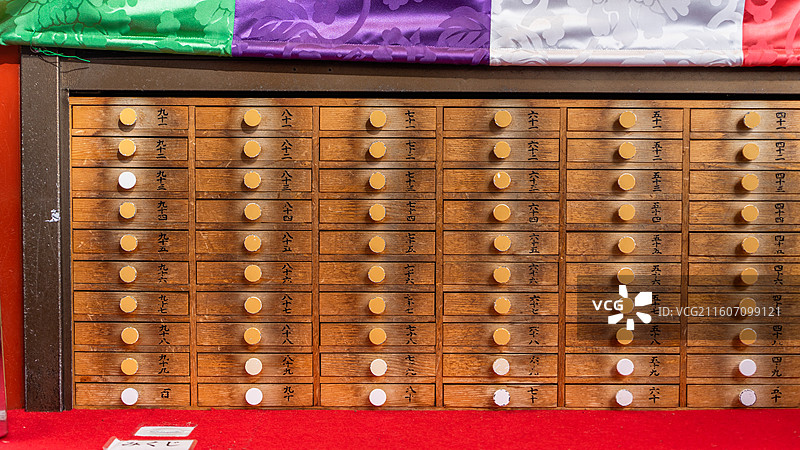 日本东京浅草寺抽签盒图片素材