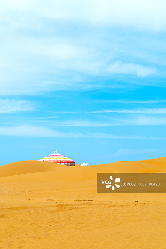 沙漠中的帐篷图片素材