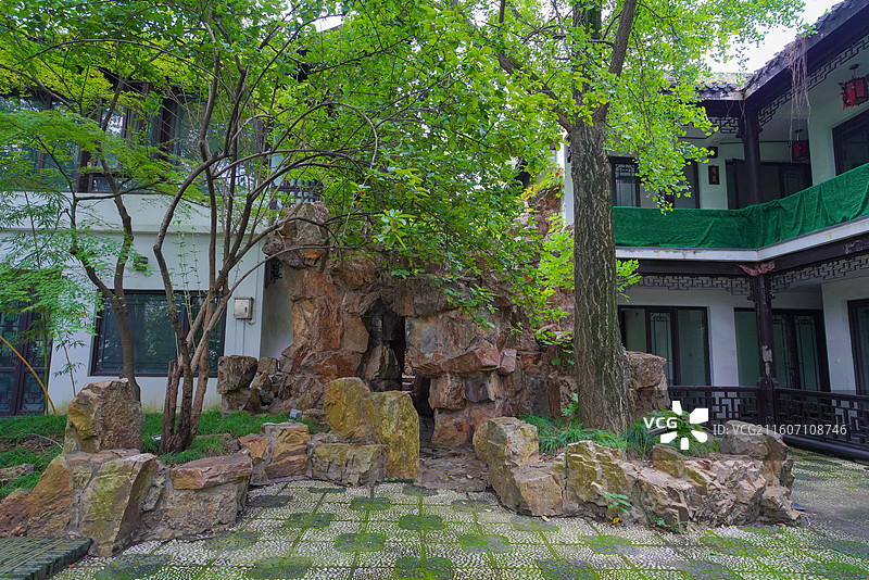 江苏省扬州市，邗江区，大虹桥路，卷石洞天，江南园林图片素材