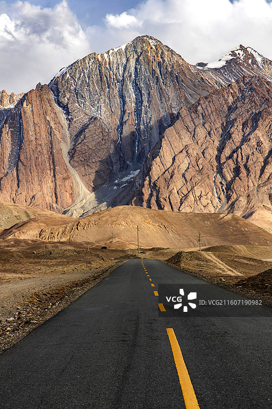 高原上的公路风光图片素材