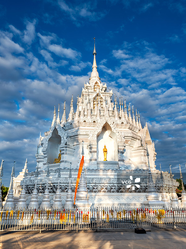 般若寺   云南西双版纳   白塔图片素材