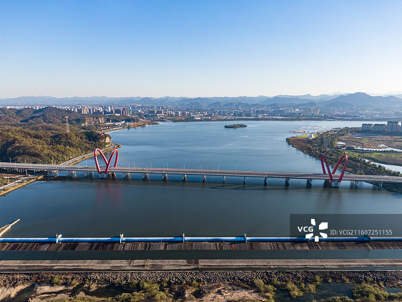 航拍安徽六安佛子岭水库附近的淠河图片素材