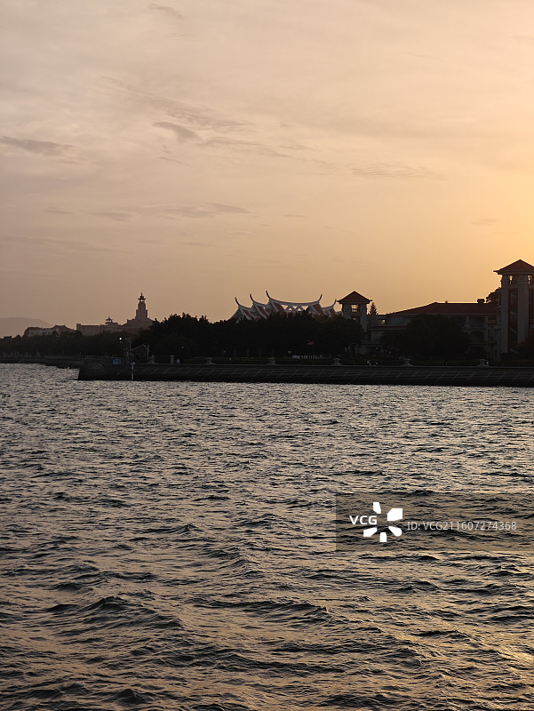 日落西山红霞飞-集美鳌园+集美中学图片素材