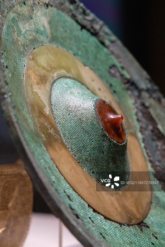 上海中国航海博物馆印证滇国云南古滇文明特展金腰带及圆形铜扣饰 西汉 云南玉溪江川李家山古墓群出土图片素材