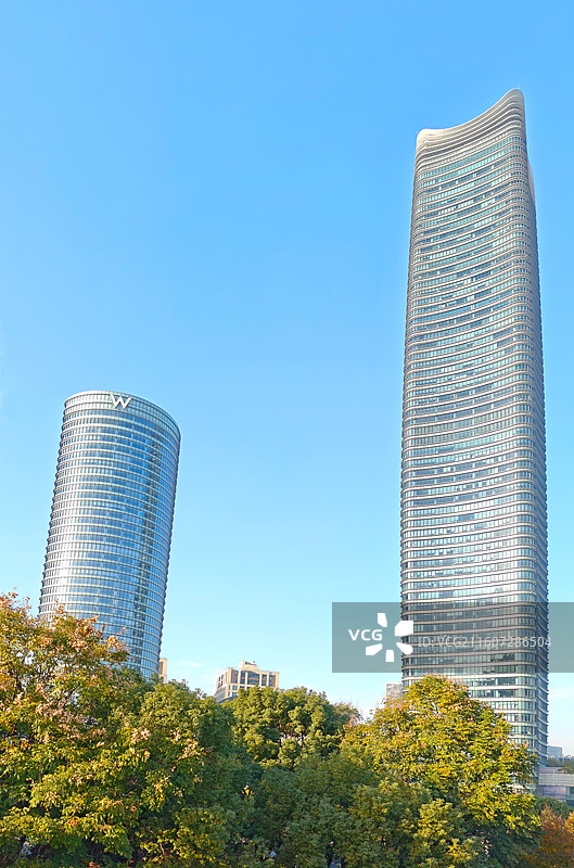 上海虹口区北外滩的上海外滩W酒店、SMP上海白玉兰广场图片素材