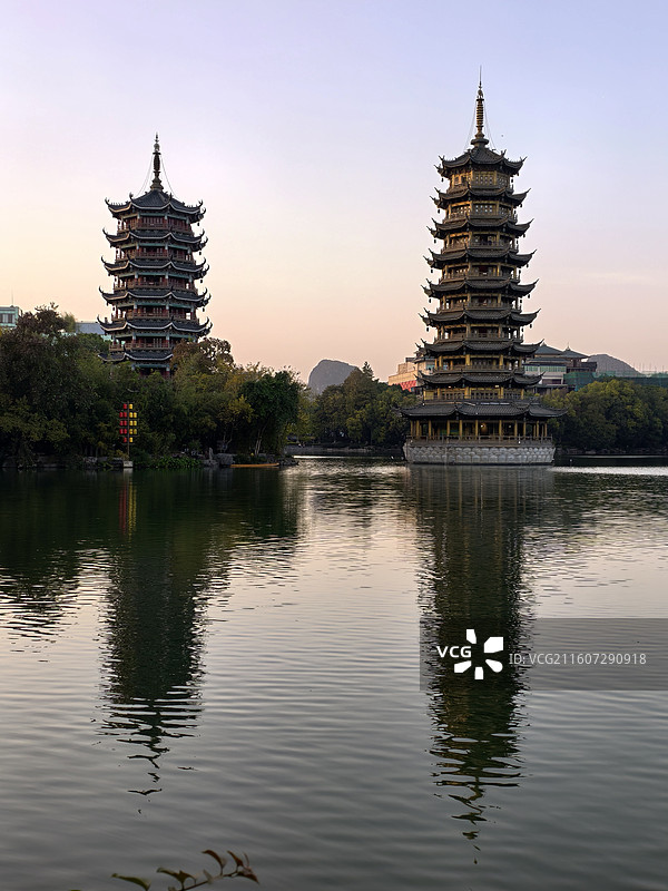 桂林日月塔图片素材