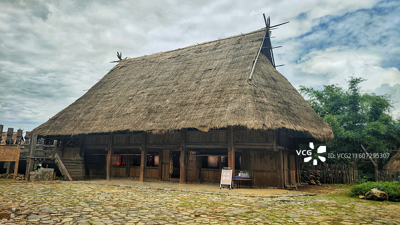 云南 · 临沧 沧源 翁丁佤寨 佤王府图片素材