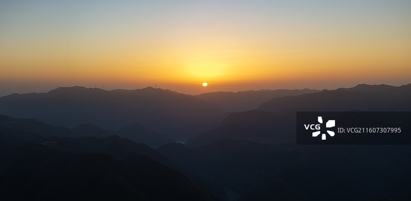 浙江宁波四明山丹山赤水柿林村秋季航拍图片素材