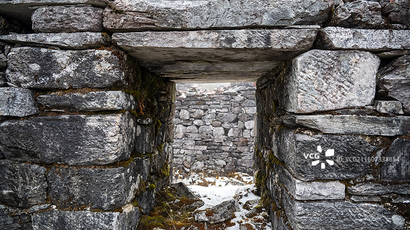碧落雪山上的救命房图片素材