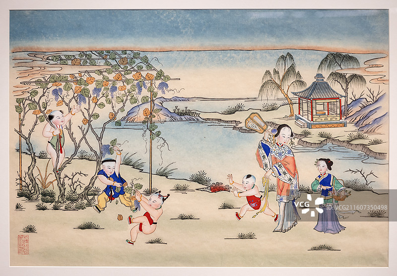 四时玩趣-中国美术馆藏民间美术迎春展-年画摘葡萄-纸本-天津杨柳青-清版-中国美术馆藏图片素材