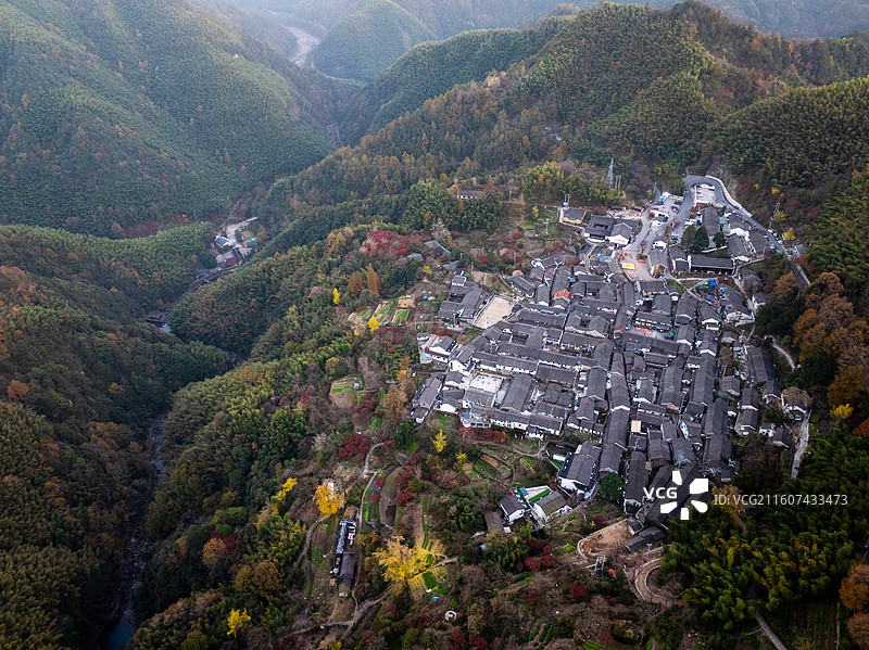 浙江宁波四明山丹山赤水柿林村秋季航拍图片素材