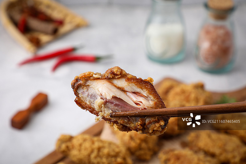 十翅一桶图片素材