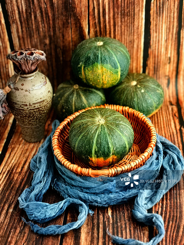 静物   瓜藏秋意图片素材