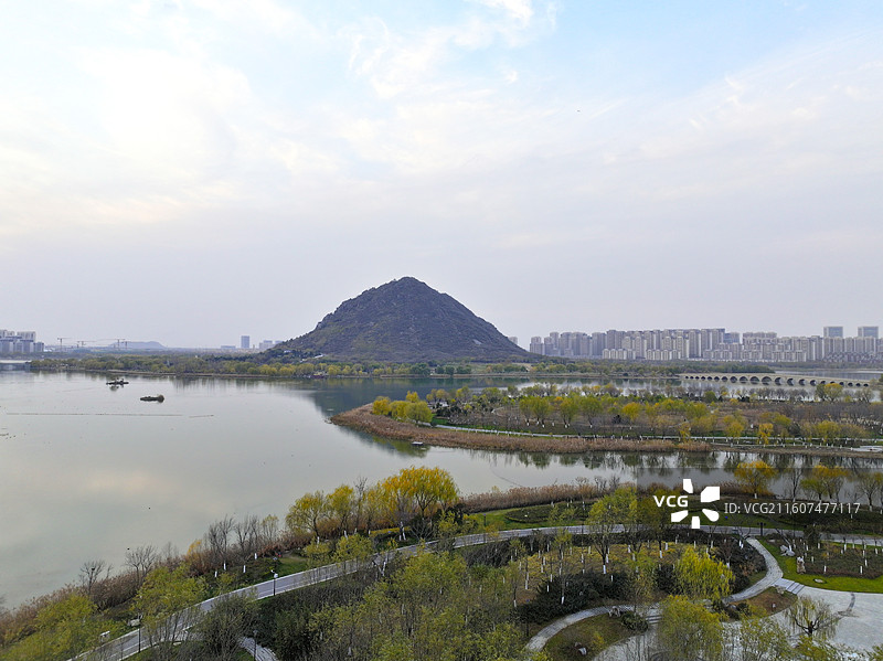 航拍冬季济南华山湖风光图片素材