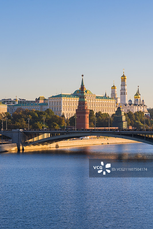 俄罗斯莫斯科：克林姆林宫和莫斯科河日出风光图片素材