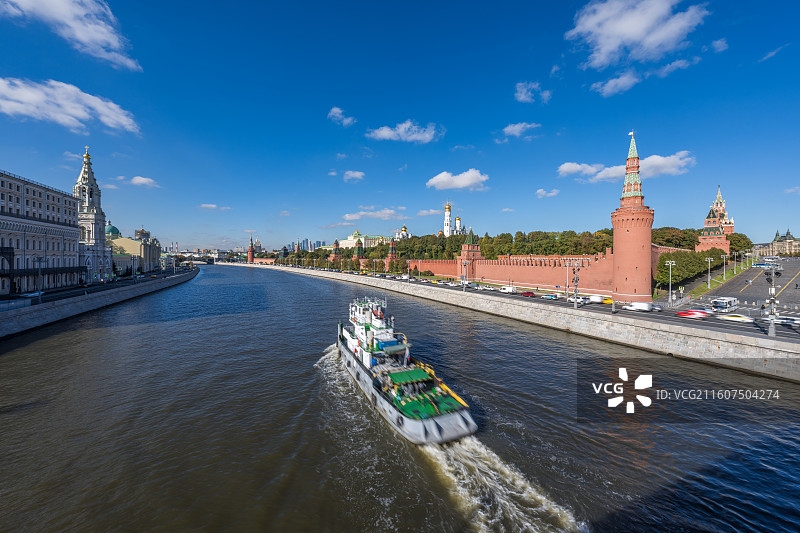 俄罗斯莫斯科：克林姆林宫和莫斯科河白昼风光图片素材