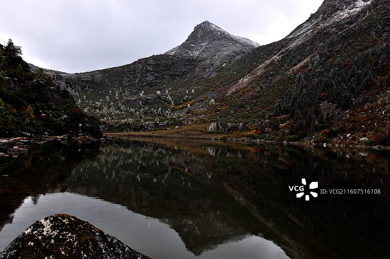 甘孜州乡城香巴拉七湖巴姆七湖图片素材