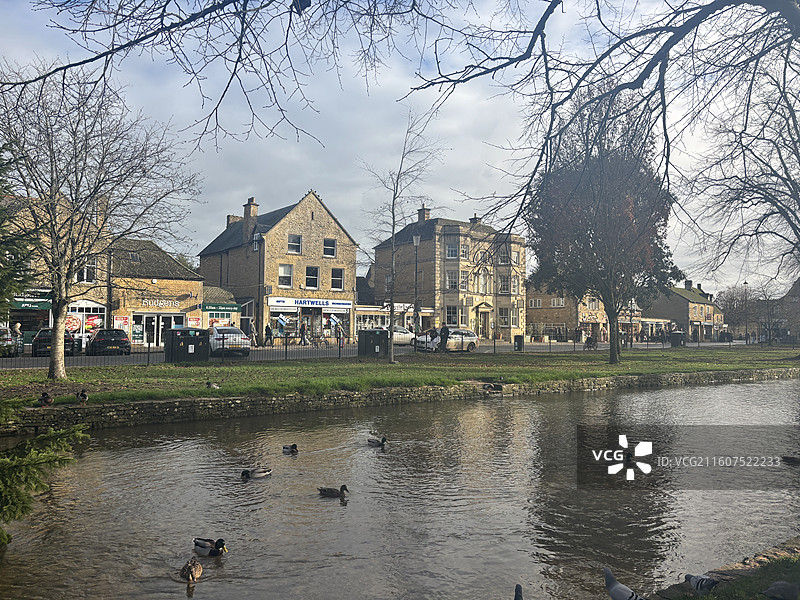 英国温德米尔湖区科茨沃尔德小镇水上伯顿拜伯里小镇英国乡村图片素材