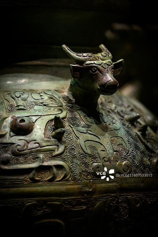 蟠龙铜罍，西周早期，随州市博物馆藏，展出于国家博物馆《凤凰故国——青铜时代曾楚艺术展》图片素材