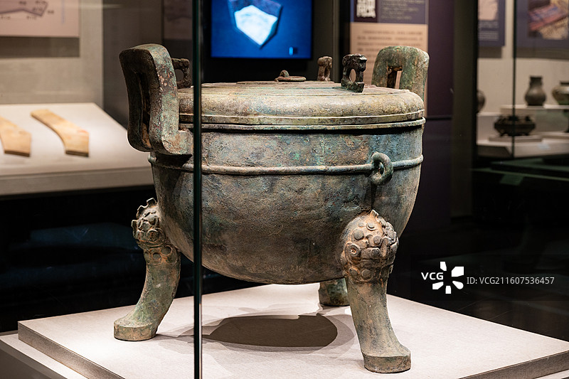 河南博物院 春秋 蟠螭纹铜盖鼎 上蔡县郭庄楚墓出土图片素材