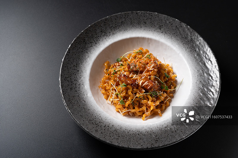 韩式玫瑰酱培根螺旋意面图片素材