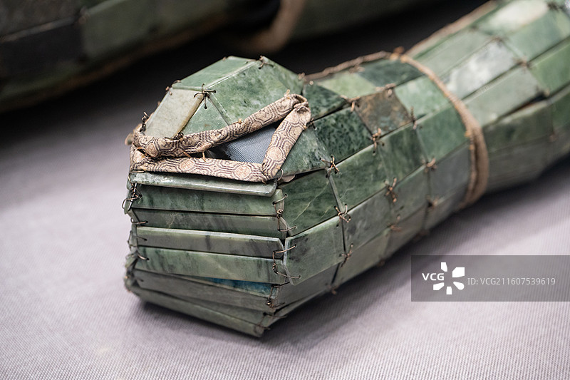 河南博物院 西汉 金缕玉衣 永城市僖山汉墓出土图片素材