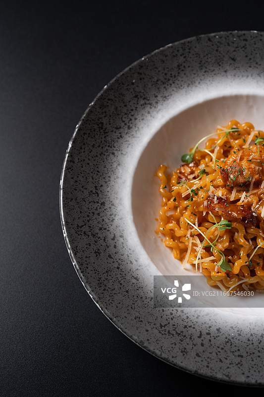 韩式玫瑰酱培根螺旋意面图片素材