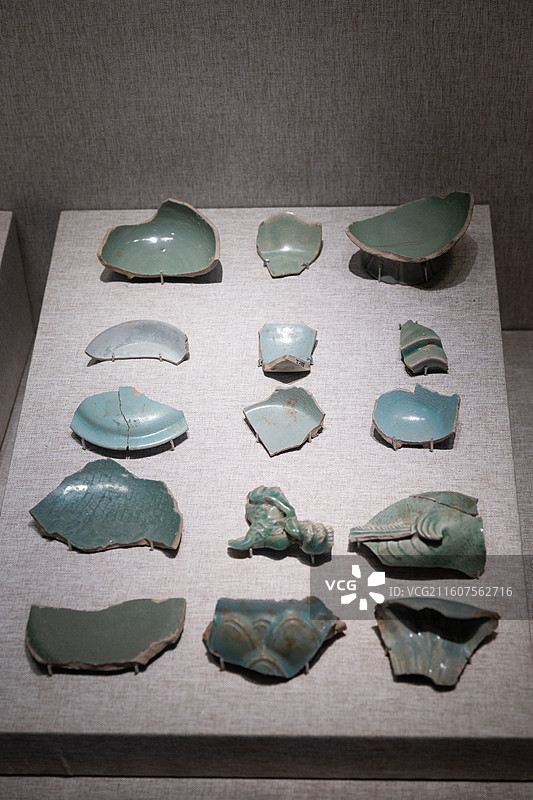 河南博物院 北宋 汝窑瓷片 宝丰县清凉寺出土图片素材