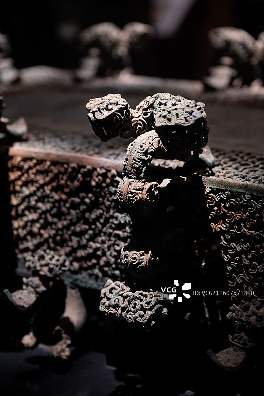 河南博物院 春秋 云纹铜禁 青铜器 淅川县下寺楚国墓地M2出土图片素材