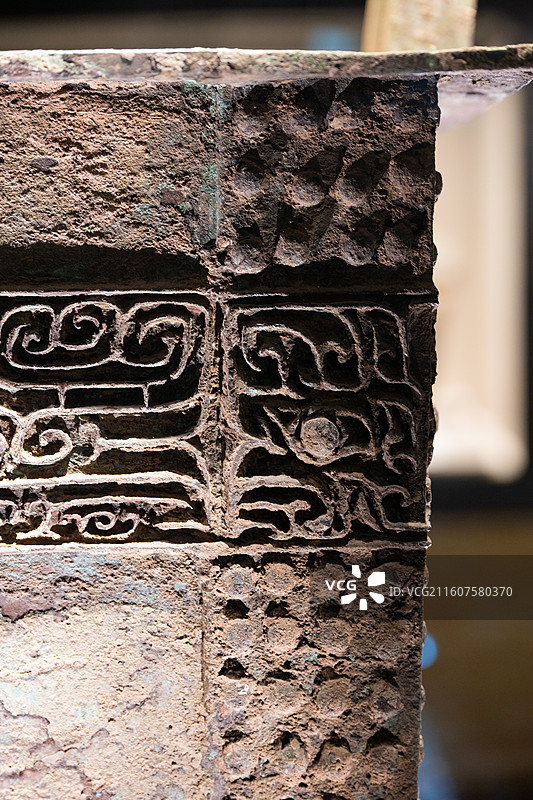 河南博物院 商代前期 兽面乳钉纹铜方鼎 杜岭方鼎 郑州市张寨南街窖藏出土图片素材