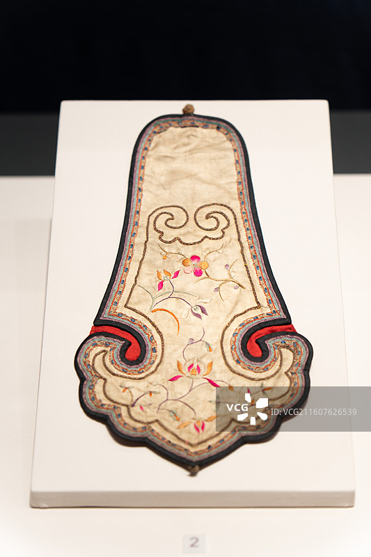 绣花扇套，清（1644-1911年），佛山市博物馆藏图片素材