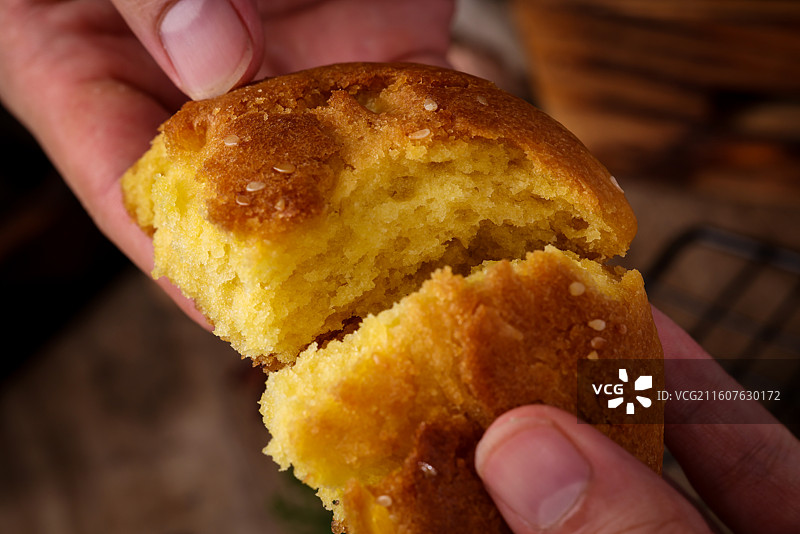 冰糖蜂蜜老月饼图片素材