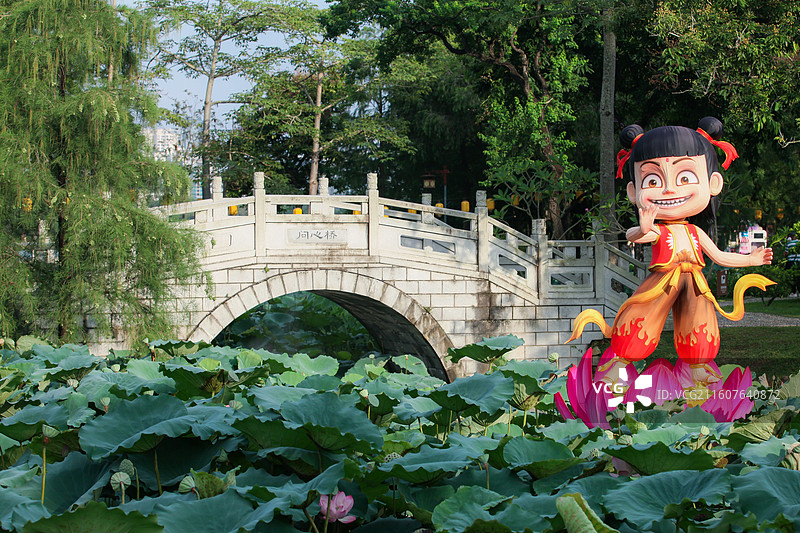 惠州西湖丰渚园荷花节布置，惠州问心桥图片素材