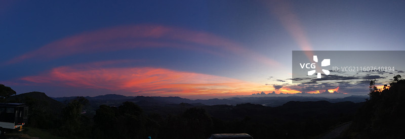 斯里兰卡霍顿平原国家公园的日出朝霞全景风光图片素材