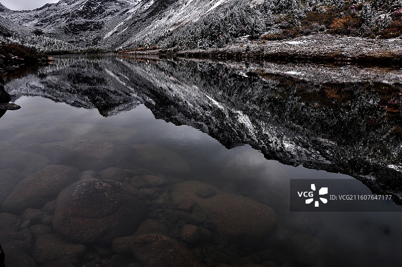 甘孜州乡城香巴拉七湖巴姆七湖图片素材