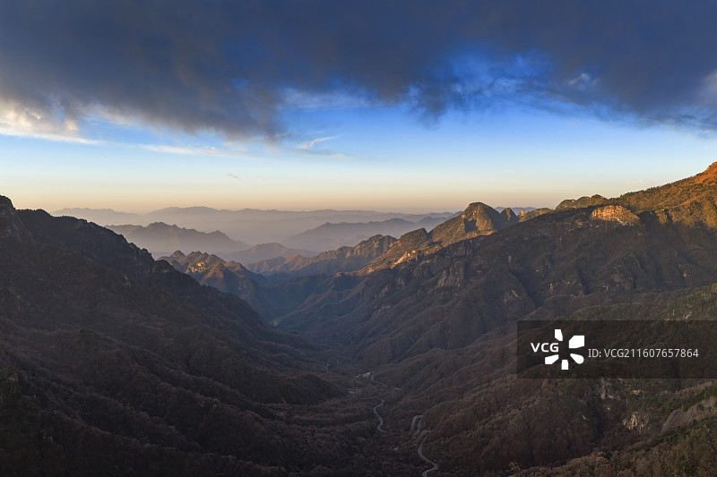 航拍秦岭分水岭日出风光图片素材