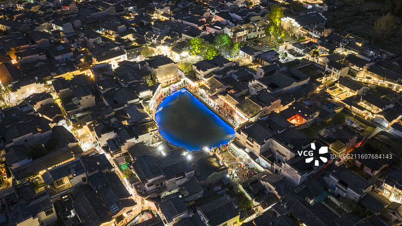 安徽黄山市黟县宏村月沼夜景航拍图片素材