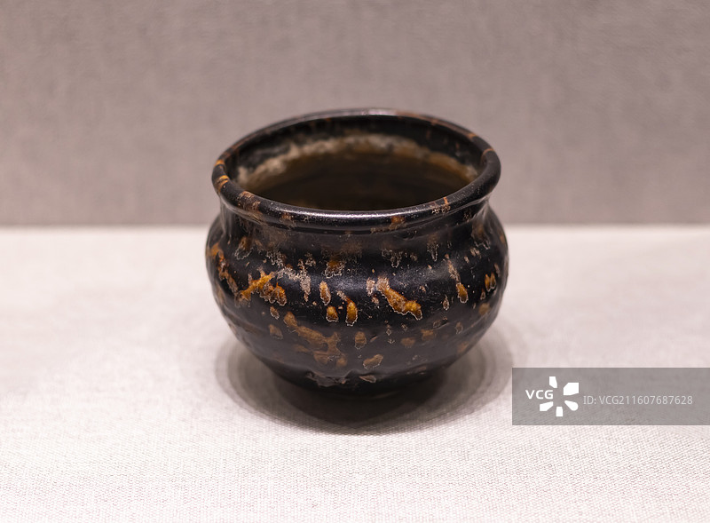 吉州窑黑釉玳瑁斑罐 南宋 1127~1279年 故宫博物院图片素材