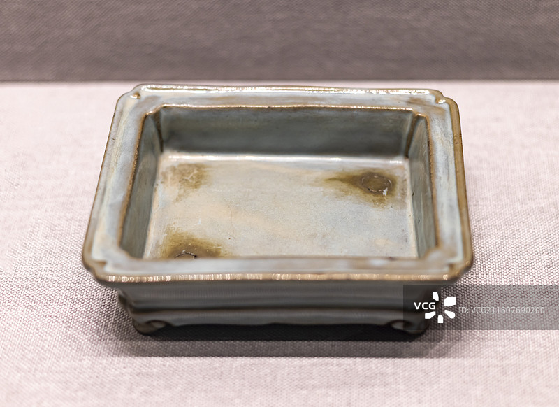 钧窑天蓝釉长方花盆托 北宋 960~1127年 故宫博物院图片素材