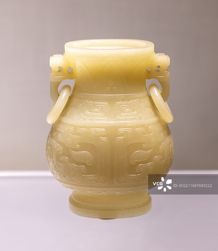 黃玉雕纹活环壶 清 故宫博物院珍宝馆图片素材
